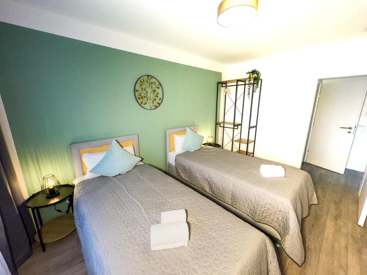 Immostay #6 - Ferienhaus 4 Zimmer Fuer 8 Personen, Wifi & Zentrum BRE Exteriér fotografie