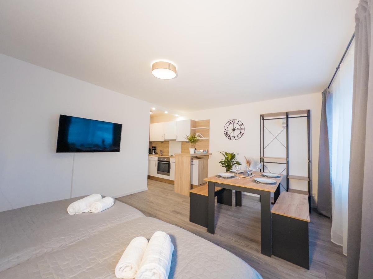 Immostay #6 - Ferienhaus 4 Zimmer Fuer 8 Personen, Wifi & Zentrum BRE Exteriér fotografie